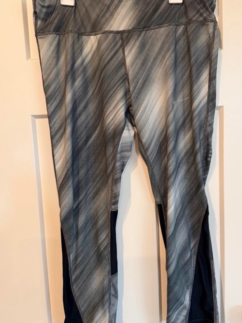 Nike Men's Gray Striped Performance Joggers